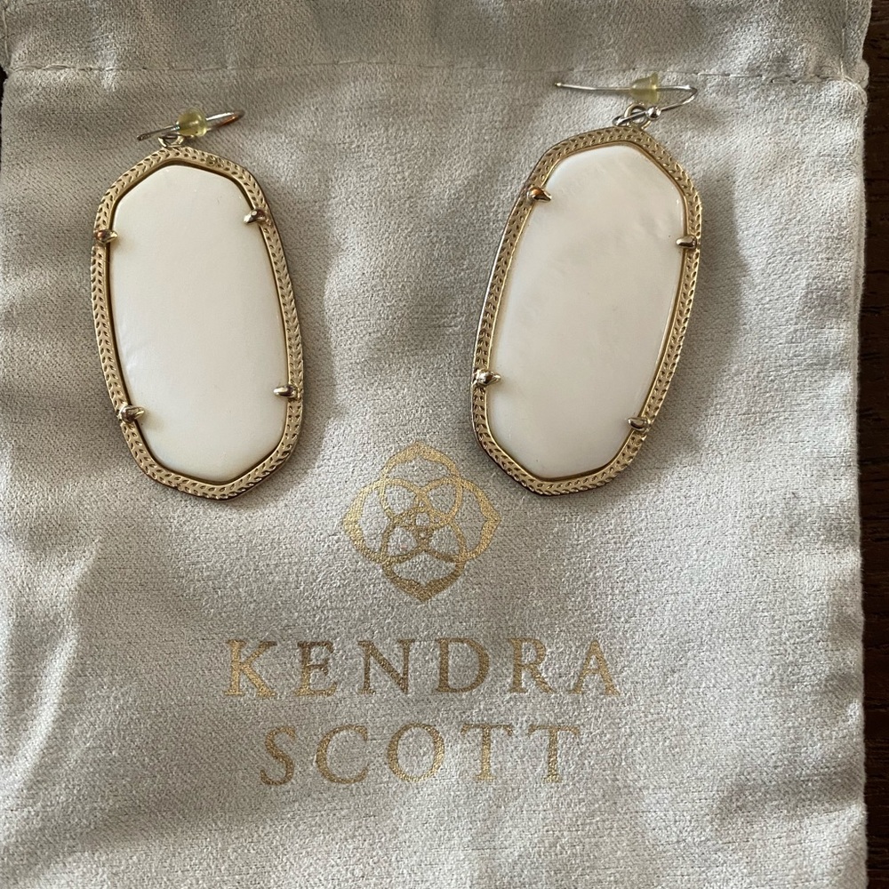 Kendra Scott white Danielle earrings